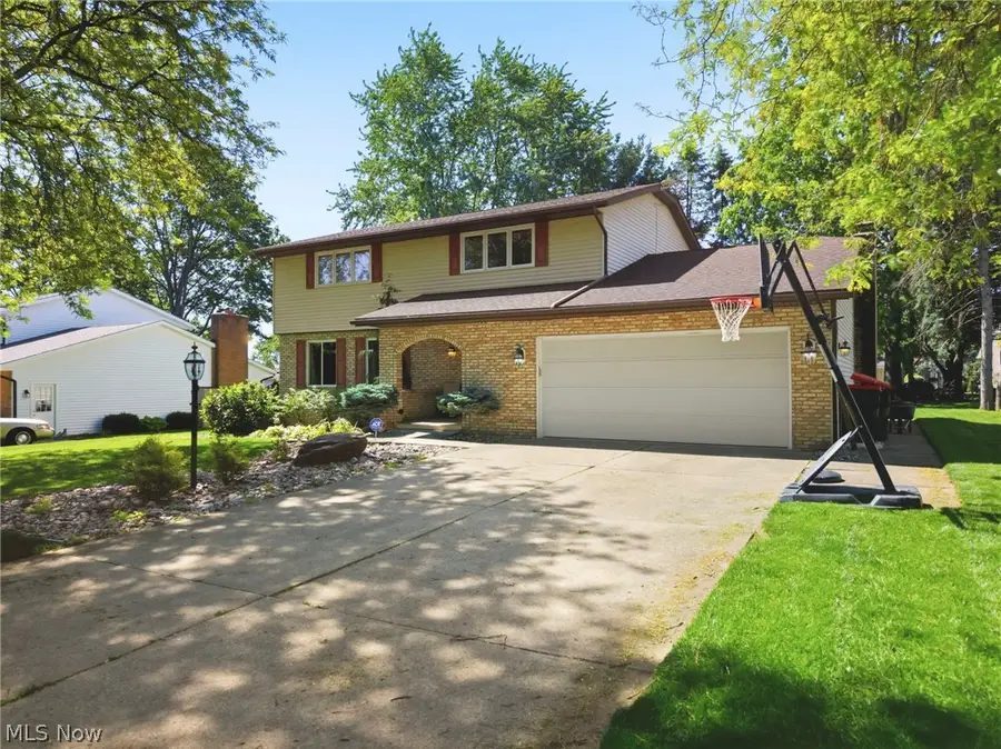 2230 Vixen Nw Street, North Canton, OH 44720 - #3