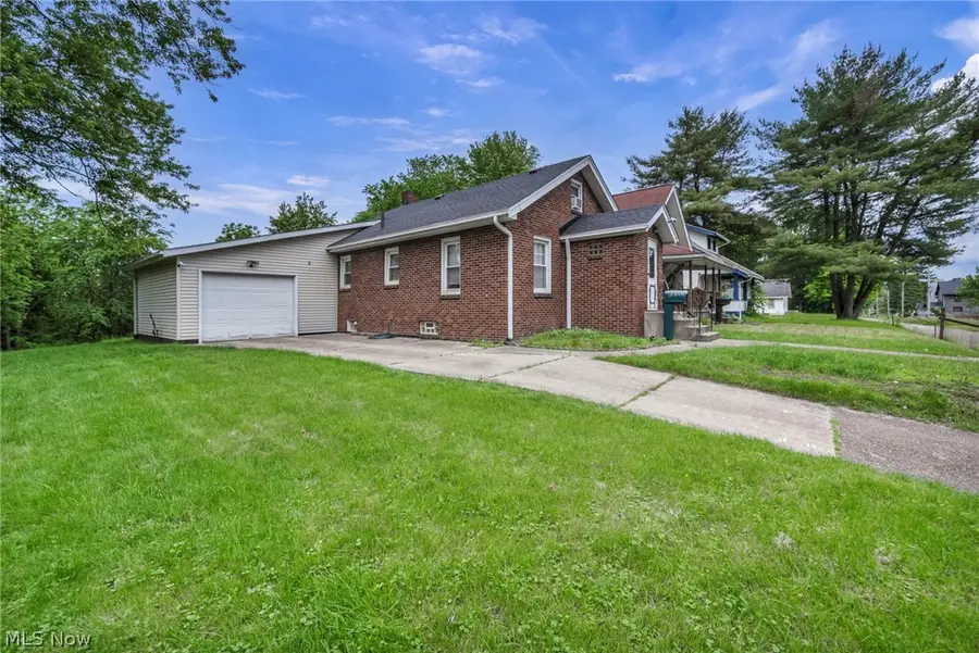1915 4th Ne Street, Canton, OH 44704 - #2