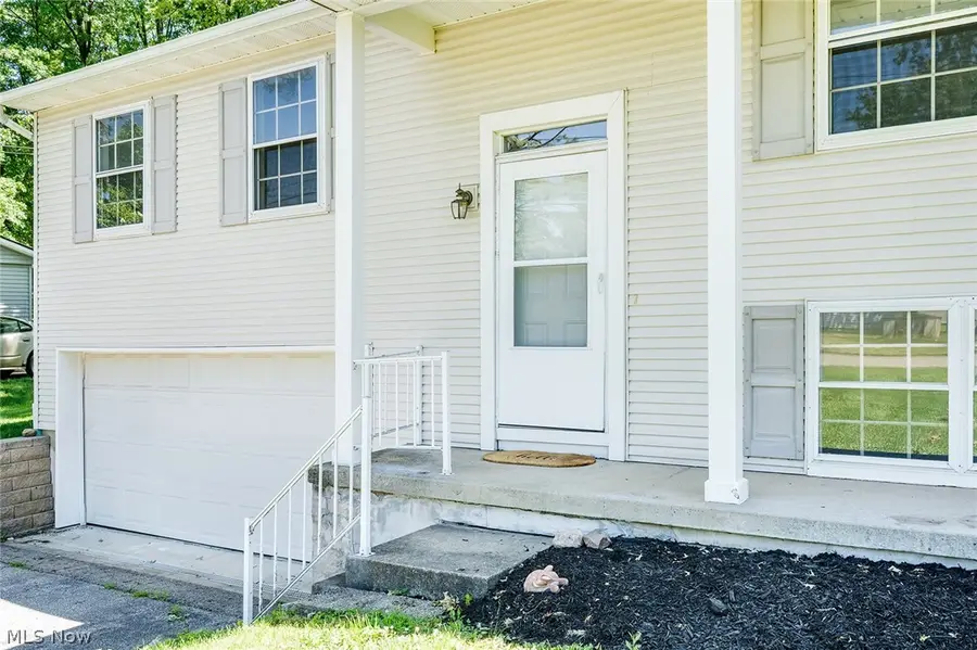 3765 Boston Se Avenue, Howland, OH 44484 - #2