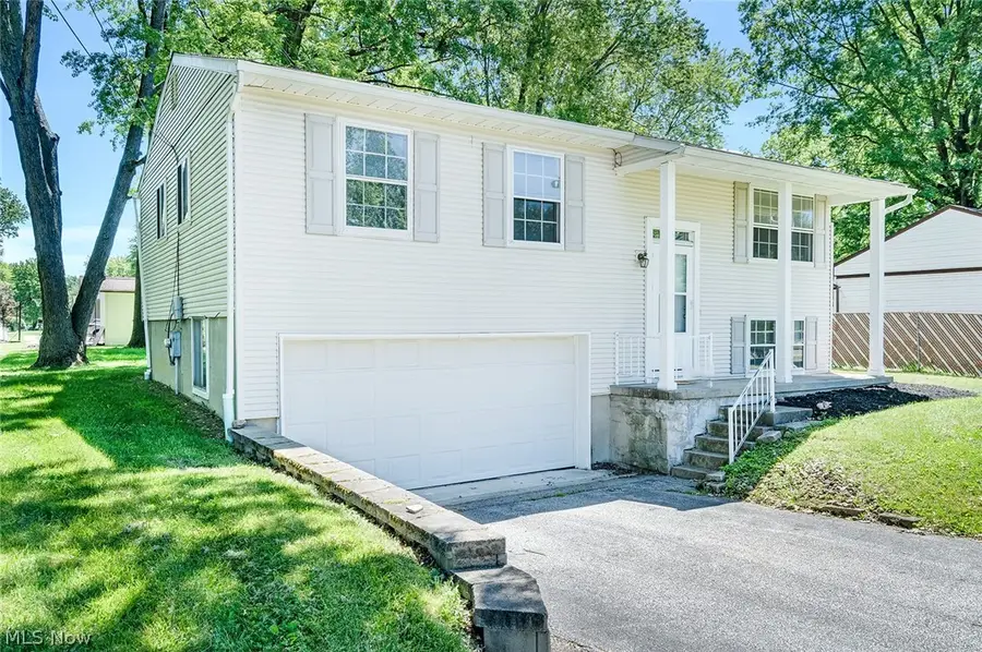 3765 Boston Se Avenue, Howland, OH 44484 - #3