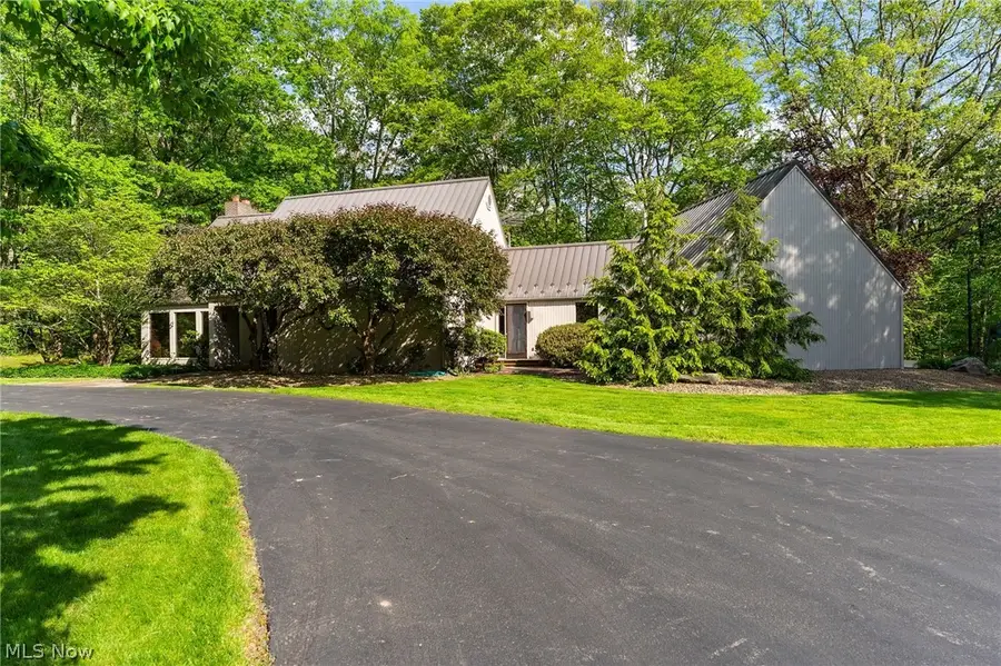 2941 Howland Wilson Ne Road, Warren, OH 44484 - #3