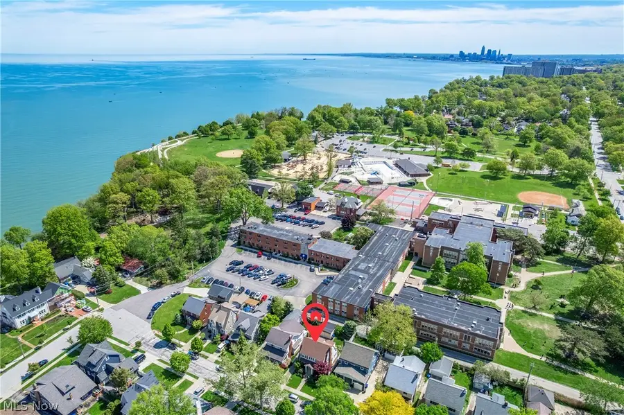 1071 Abbieshire Avenue, Lakewood, OH 44107 - #2