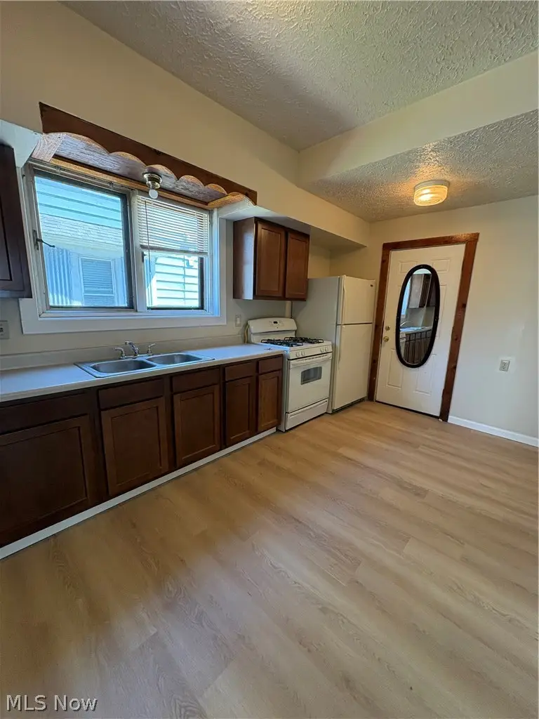 565 Brown Street, Akron, OH 44311 - #3