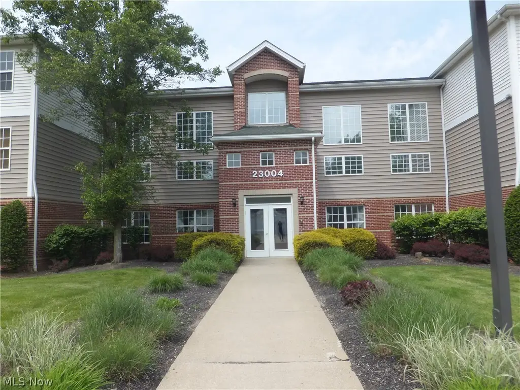 23004 Chandlers Lane #114, Olmsted Falls, OH 44138 - #1