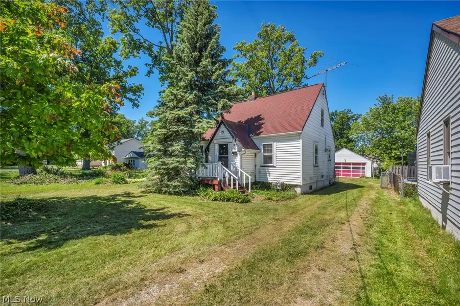 718 E 343rd Street, Eastlake, OH 44095 - #2