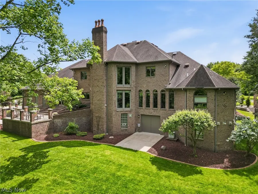 1337 Meadowood Circle, Poland, OH 44514 - #3