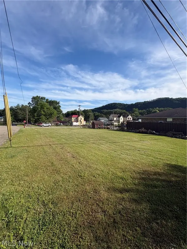 Pearl Street, New Cumberland, WV 26047