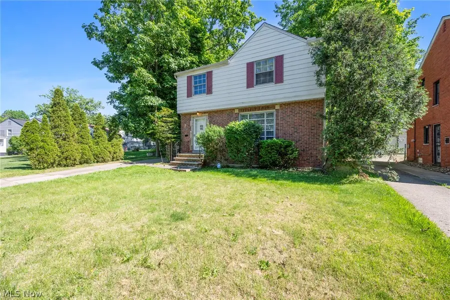 3830 Sherwood Road, Cleveland, OH 44121 - #2