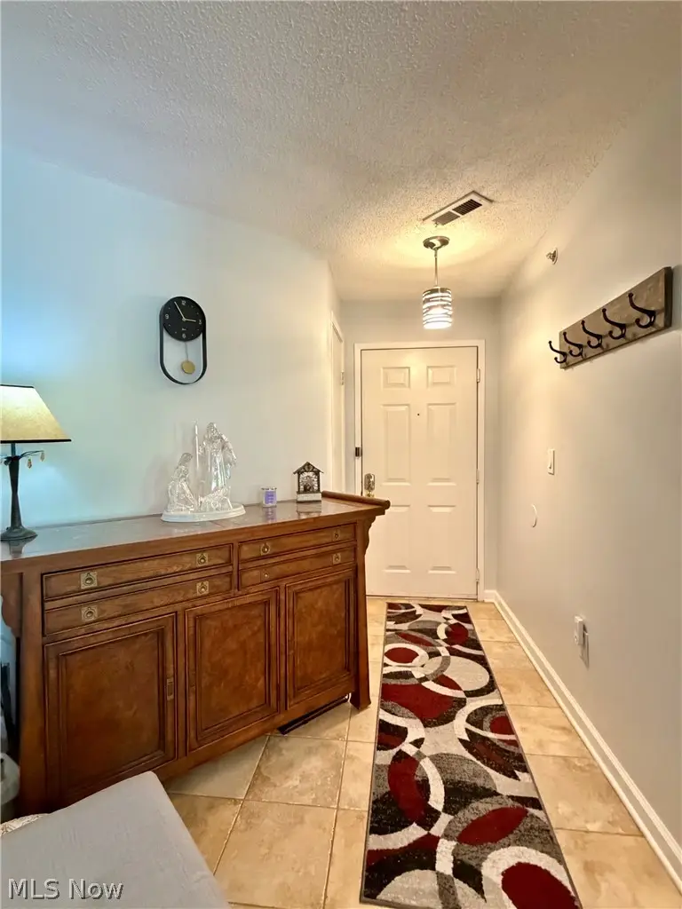 180 Fox Hollow Drive #101, Mayfield Heights, OH 44124 - #2