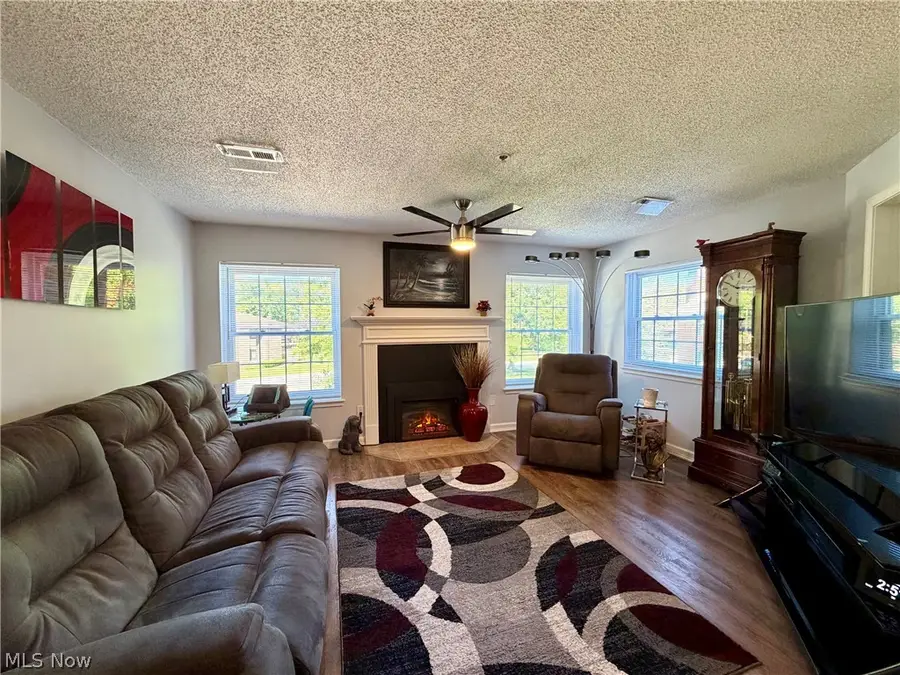 180 Fox Hollow Drive #101, Mayfield Heights, OH 44124 - #3