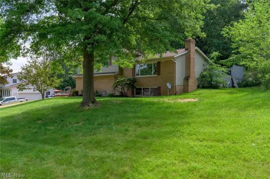 8560 Glennridge Nw Avenue, Clinton, OH 44216 - #3