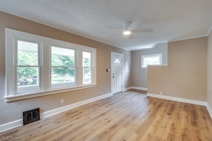 925 E 224th Street, Euclid, OH 44123 - #3