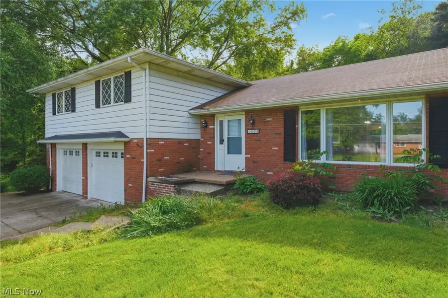 1205 N Crown Hill Road, Orrville, OH 44667 - #2