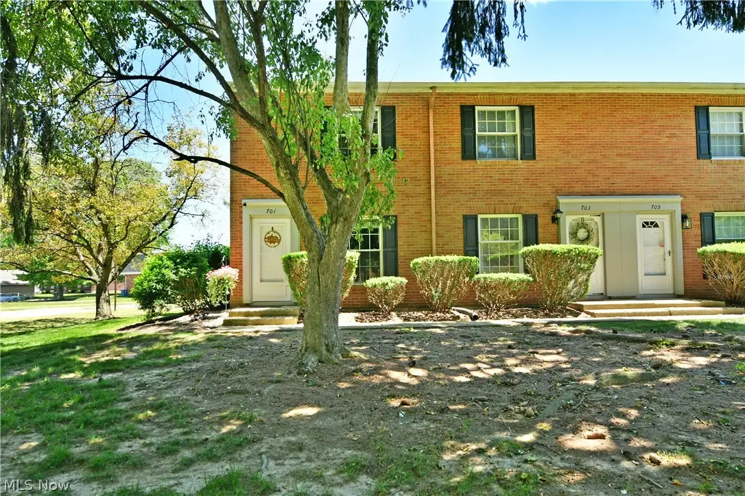 701 Lakeview Drive, Cortland, OH 44410 - #1