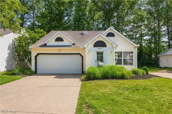 9097 Fern E Cove, Olmsted Falls, OH 44138