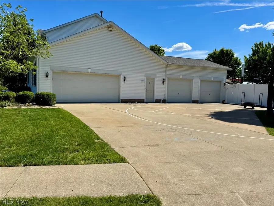 1295 Cheverton Avenue, Louisville, OH 44641 - #2