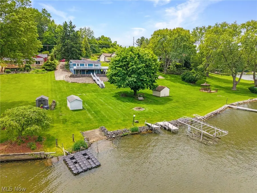 426 E Mohawk Drive, Malvern, OH 44644 - #2