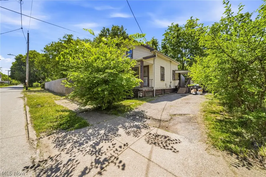 9404 Benham Avenue, Cleveland, OH 44105 - #2