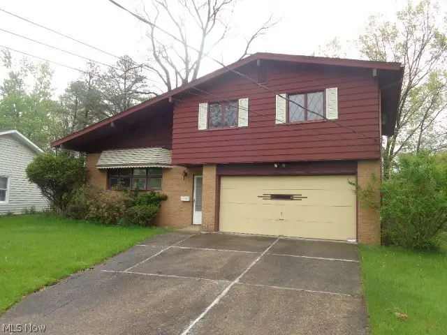 8085 Worthington Park Drive, Strongsville, OH 44149 - #2