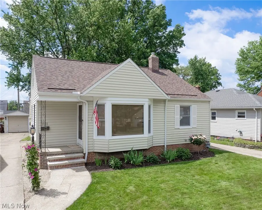 8111 Thornton Drive, Parma, OH 44129 - #2