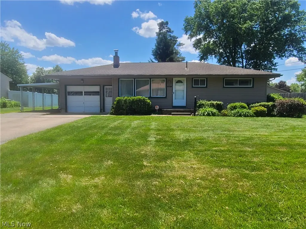 3718 35th Ne Street, Canton, OH 44705 - #1