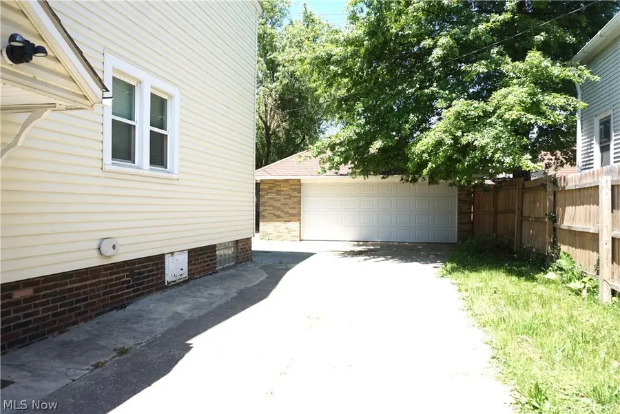 19715 Cherokee Avenue, Cleveland, OH 44119 - #2