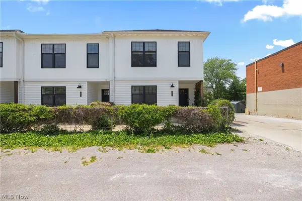 2059 W 34th Place, Cleveland, OH 44113