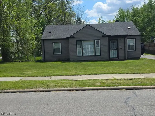 18120 Invermere Avenue, Cleveland, OH 44128