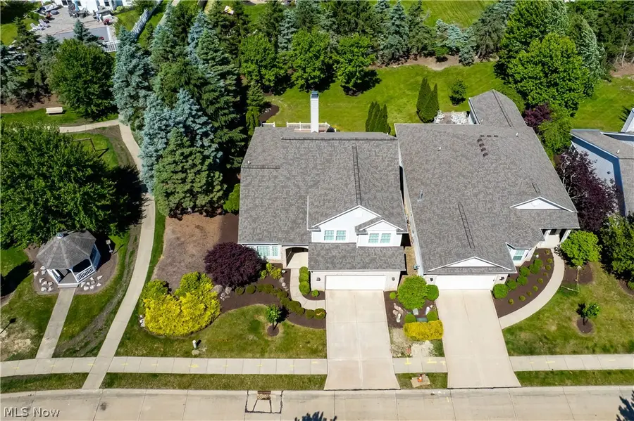 15346 Chestnut Oak Lane, Strongsville, OH 44149 - #3