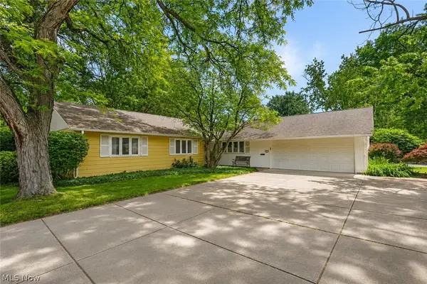 82 Barberry Drive, Berea, OH 44017