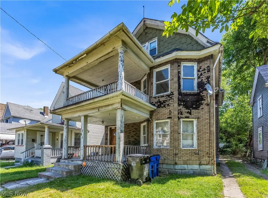 1261 E 113th Street, Cleveland, OH 44108 - #1