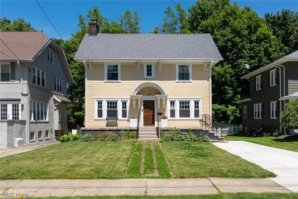 207 Casterton Avenue, Akron, OH 44303