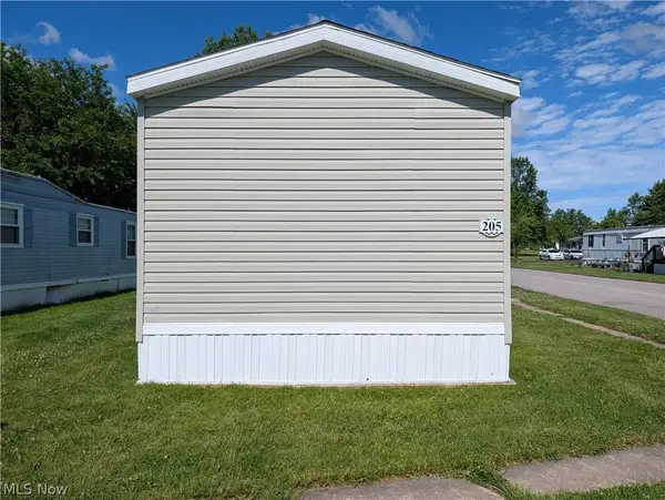 205 Larkstone Place, Elyria, OH 44035