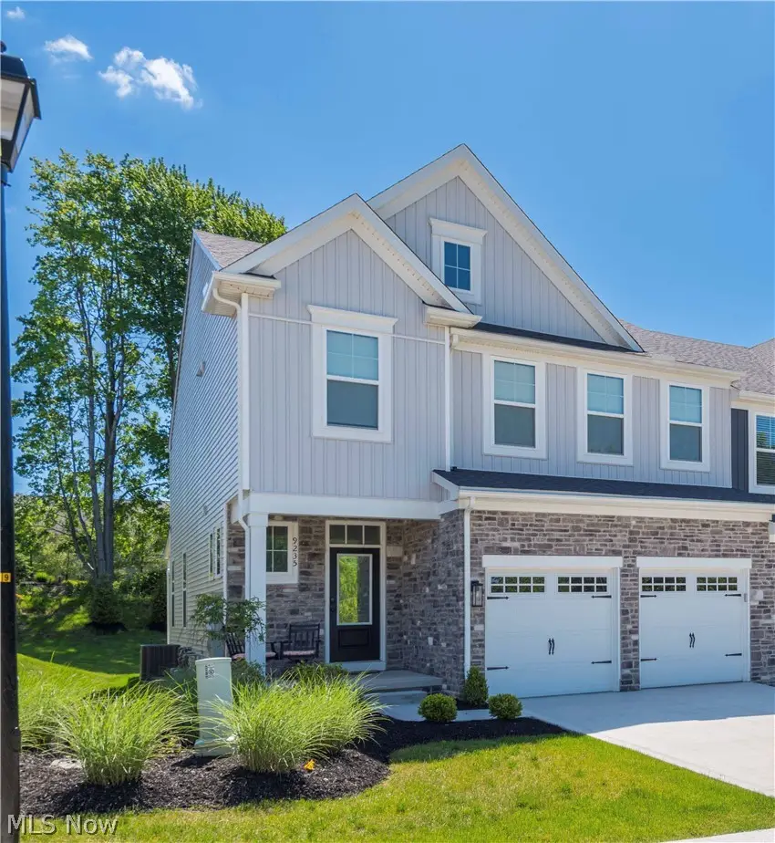 9235 Ledge View Terrace, Broadview Heights, OH 44147 - #1