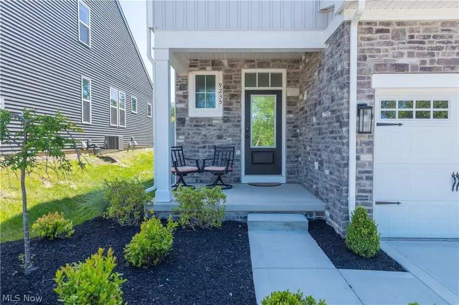 9235 Ledge View Terrace, Broadview Heights, OH 44147 - #3