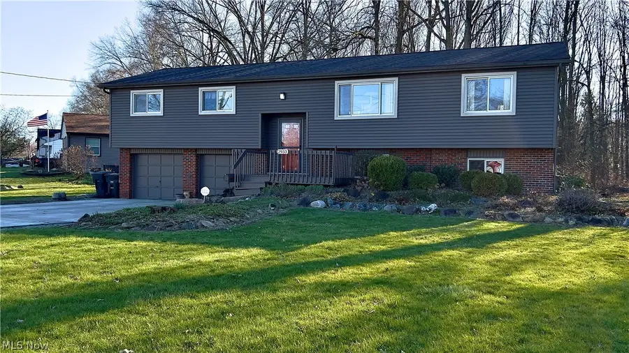 2933 Crestwood Nw Drive, Warren, OH 44485 - #2