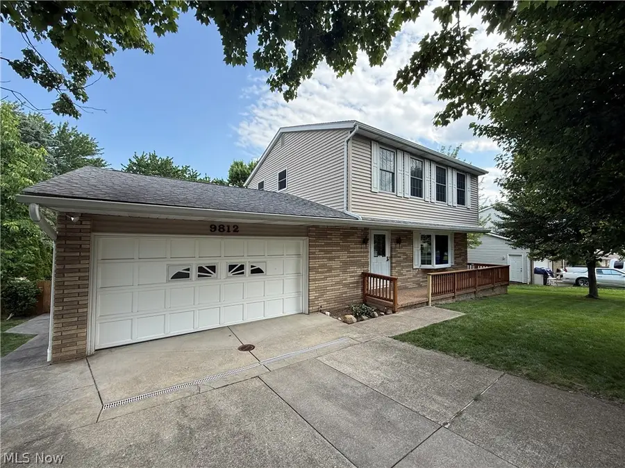 9812 Vienna Drive, Parma, OH 44134 - #2