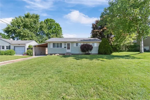915 Valley Nw Drive, North Canton, OH 44720