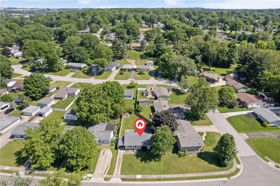 915 Valley Nw Drive, North Canton, OH 44720 - #3