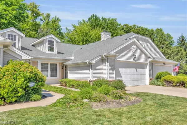 29 Community Drive, Avon Lake, OH 44012