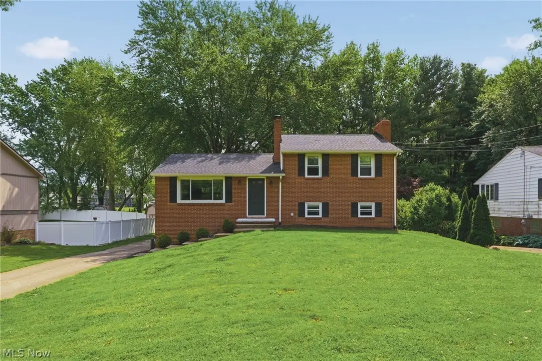 6006 Lake O Springs Nw Avenue, Canton, OH 44718 - #1