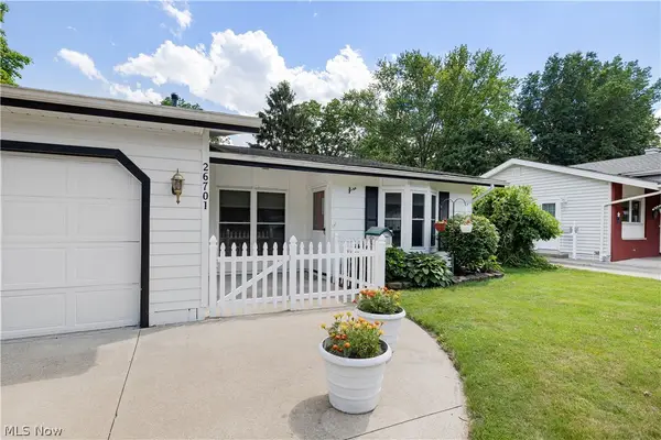 26701 Redwood Drive, Olmsted Falls, OH 44138