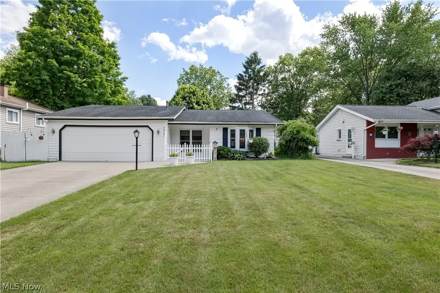 26701 Redwood Drive, Olmsted Falls, OH 44138 - #2
