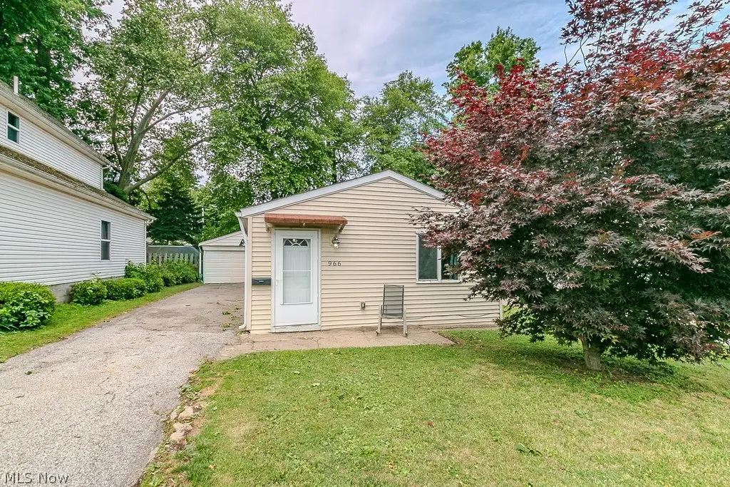 966 Windermere Drive, Willoughby, OH 44094 - #1