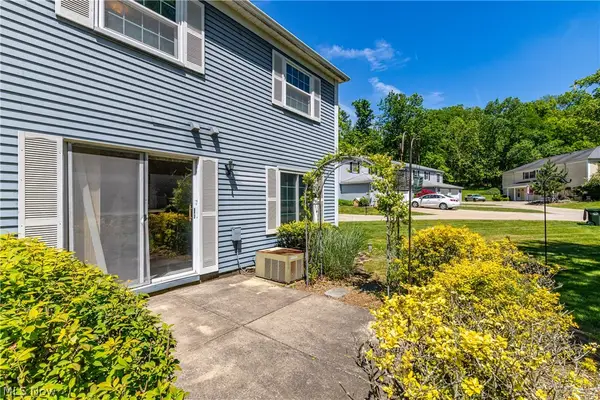 13652 Oakbrook Drive, North Royalton, OH 44133