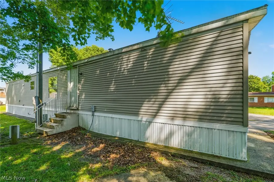 3354 Hilton Nw Street #4, Massillon, OH 44646 - #2
