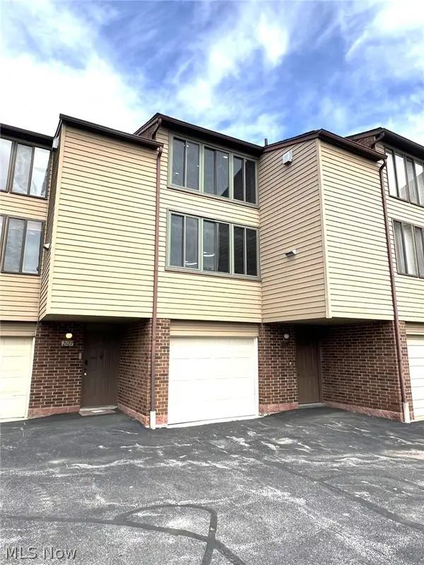 2129 Penguin Avenue, Akron, OH 44319