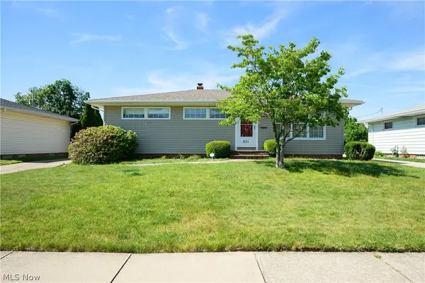 651 E Parkleigh Drive, Seven Hills, OH 44131