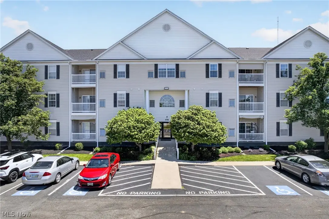 4703 Hills And Dales Nw Road, Canton, OH 44708 - #1