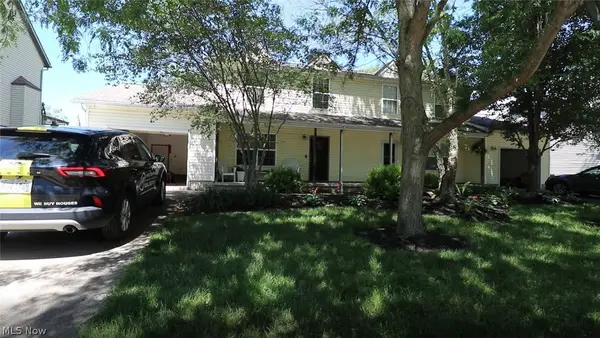 2325 Lakeside Drive, Lakemore, OH 44250